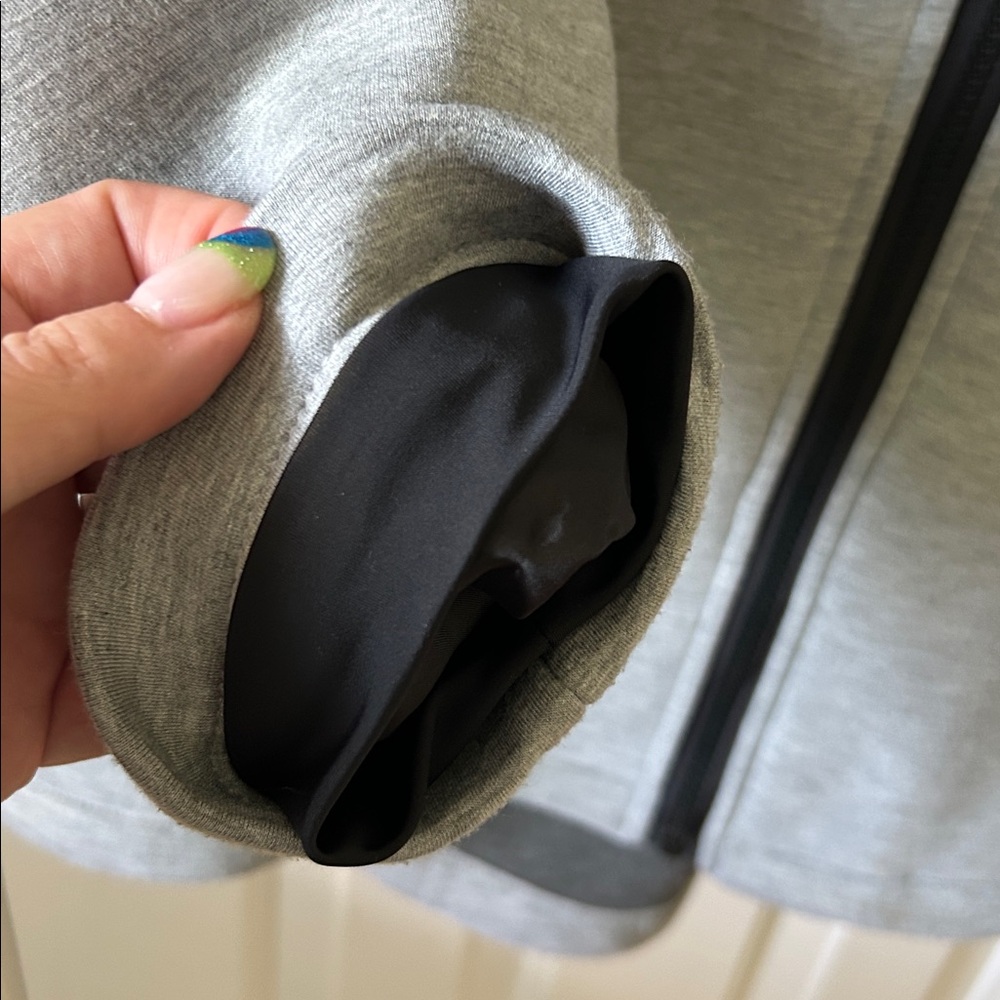 Calvin Klein Light Grey Scuba Jacket - Picture 5 of 11